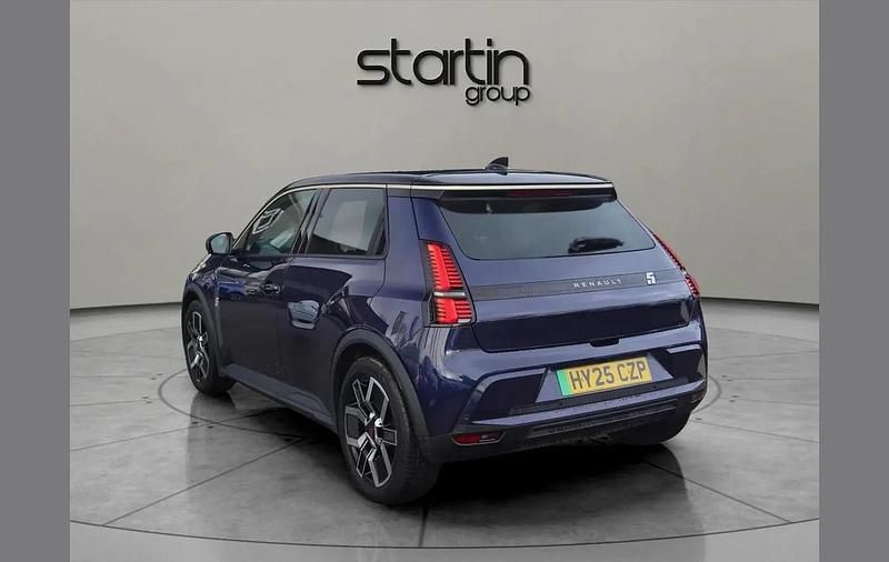 Used Renault R5 Komfort 110 kW (150 HP) 2025 Other Hatchback