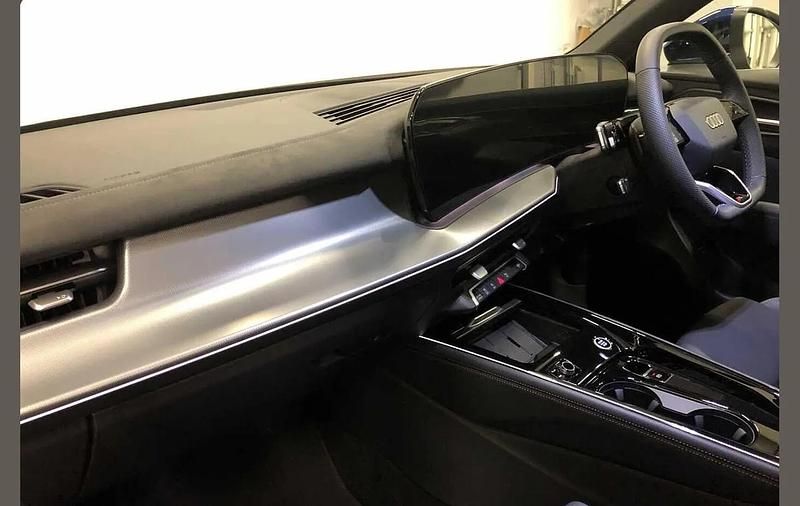 Used Audi Q3 S-Line 147 HP (108 kW) 2025 Blue SUV