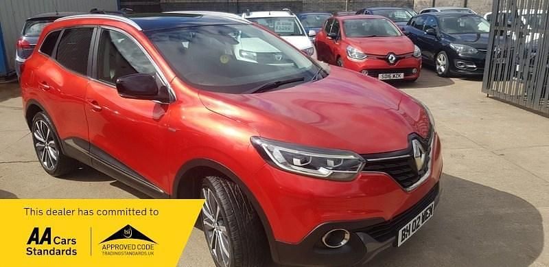 Red Used 2018 Renault Kadjar Signature SUV | £8,495 (Fair price) - Image 1/4