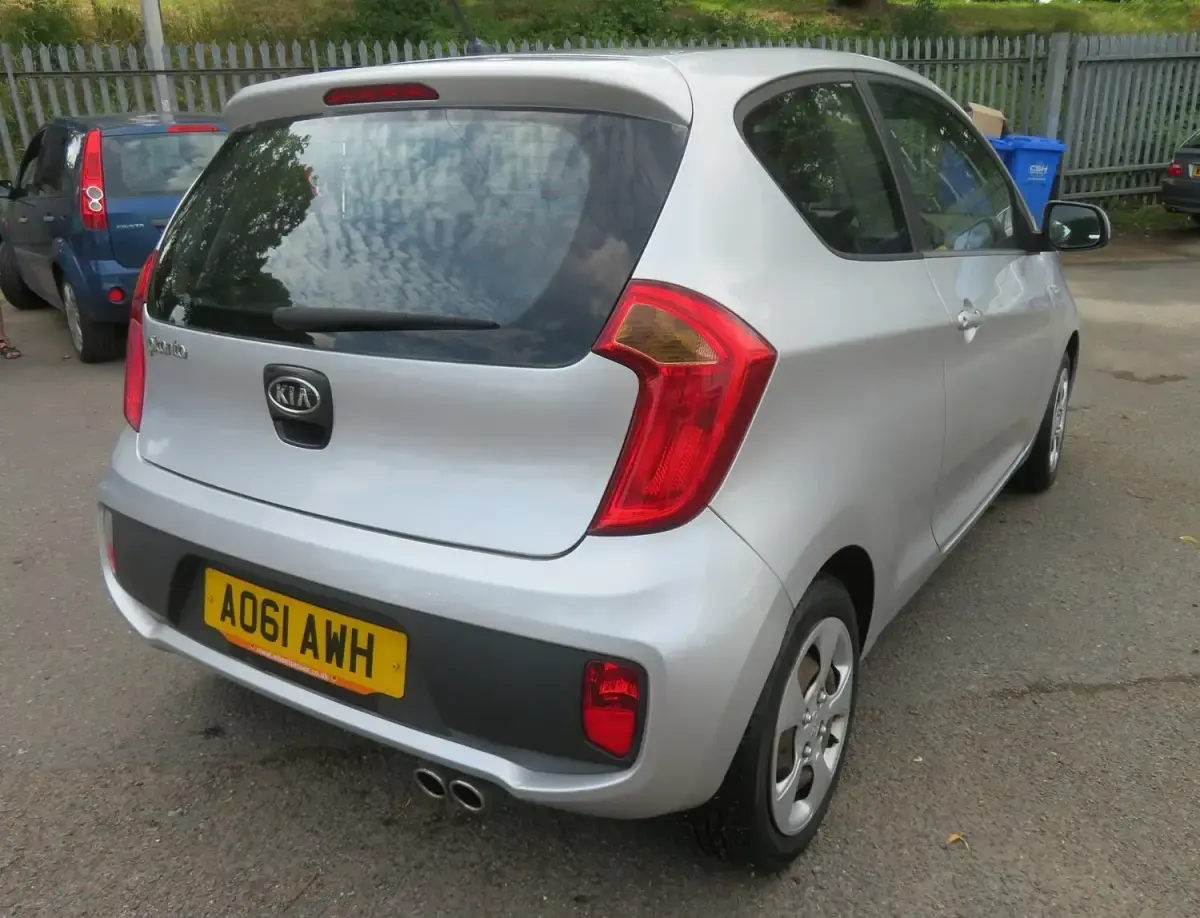 Used Kia Picanto Air 68 HP (50 kW) 2011 Silver Hatchback