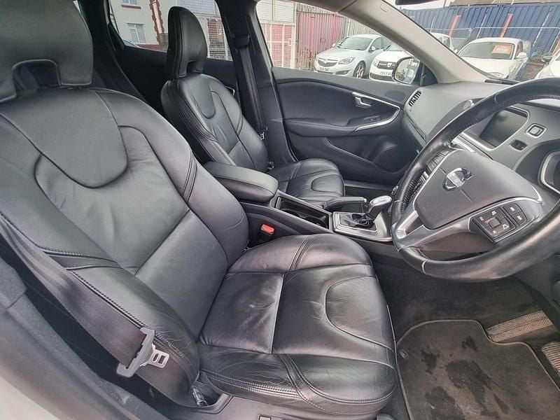 Begagnad Volvo V40 SE Lux 180 HK (132 kW) 2013 Halvkombi