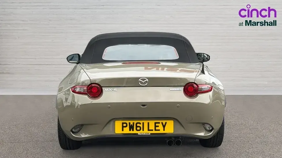 Begagnad Mazda MX5 Exclusive-Line 184 HK (135 kW) 2024 Brun Cab