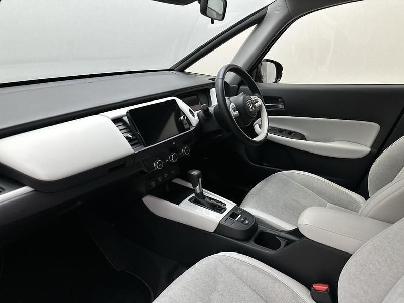 Used Honda Jazz Hybrid 109 HP (80 kW) 2022 Crystal black Hatchback