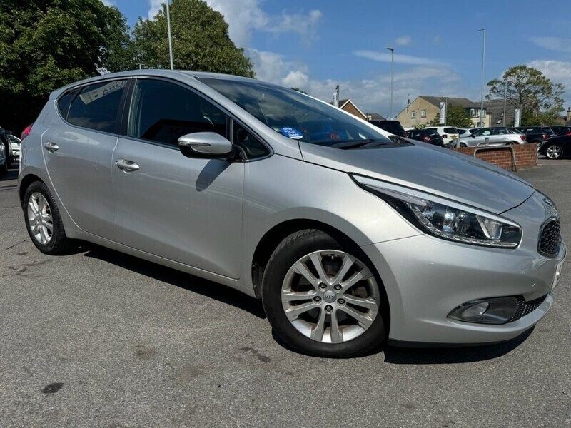 Silver Used 2015 Kia Ceed 3 Hatchback | £5,500 (Fair price) - Image 1/4