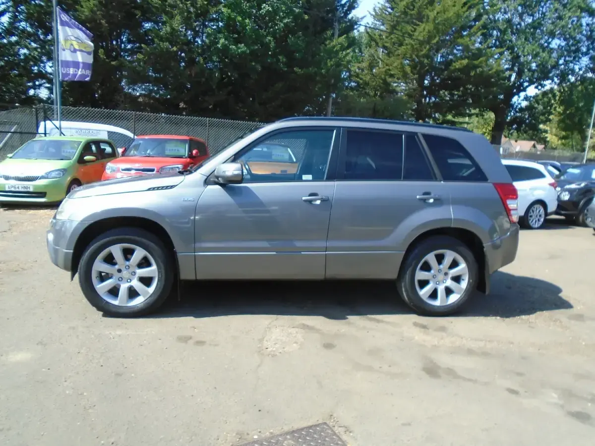 Used Suzuki Grand Vitara SZ5 127 HP (93 kW) 2010 Grey SUV