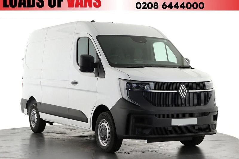 White New 2025 Renault Master Van | £23,480 (Good price) - Image 1/4