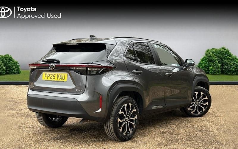 Used Toyota Yaris Hybrid Design 116 HP (85 kW) 2026 Estate