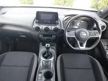 Used Nissan Juke N-Connecta 114 HP (83 kW) 2021 Silver SUV