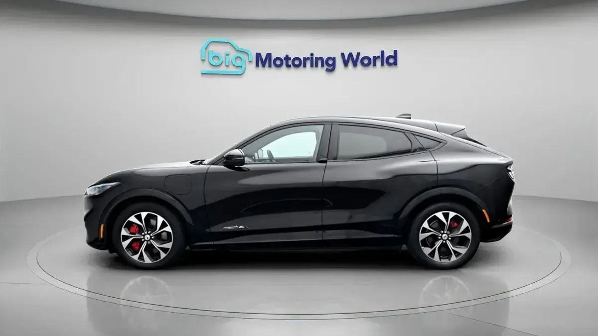 Used Ford Mustang Mach-E Extended Range 254 kW (346 HP) 2024 Black SUV