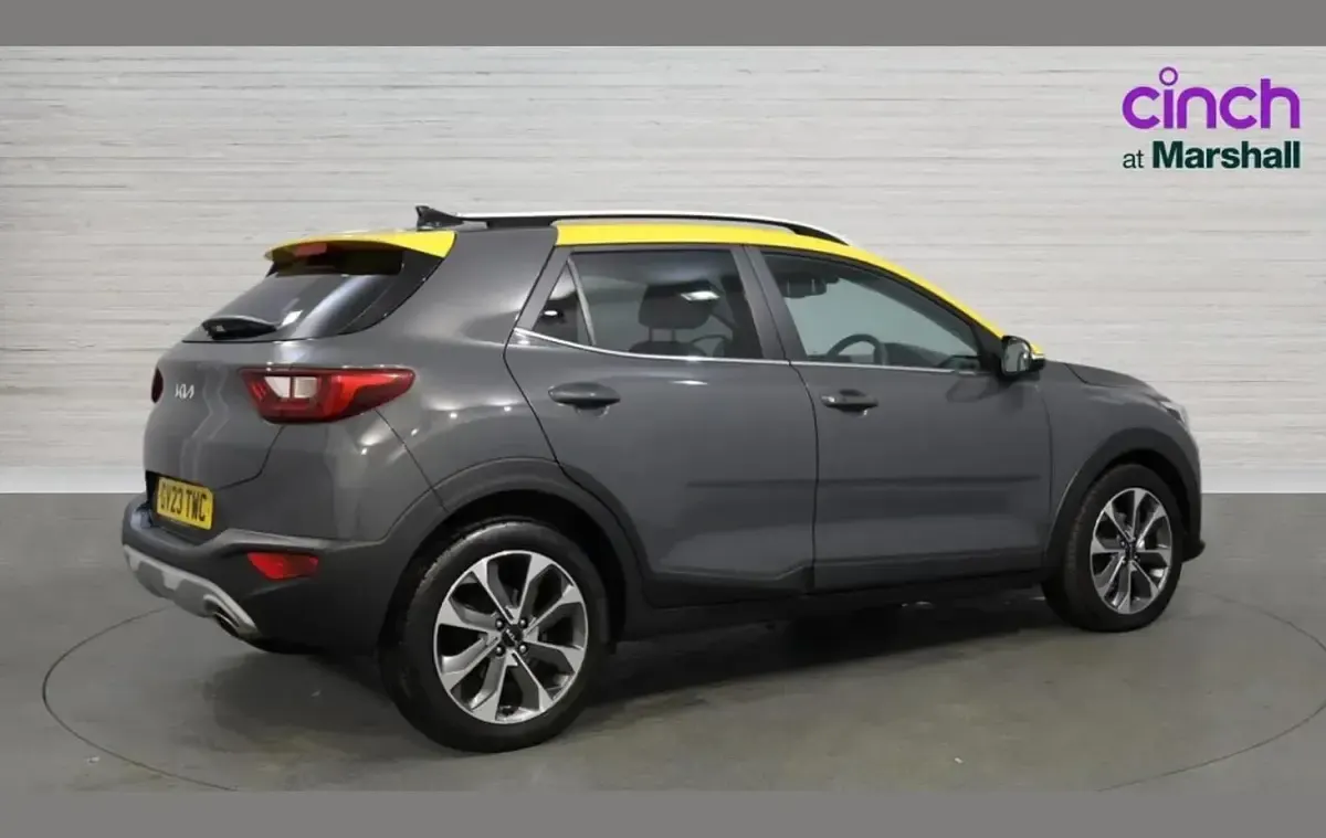 Used Kia Stonic 99 HP (72 kW) 2023 Grey SUV