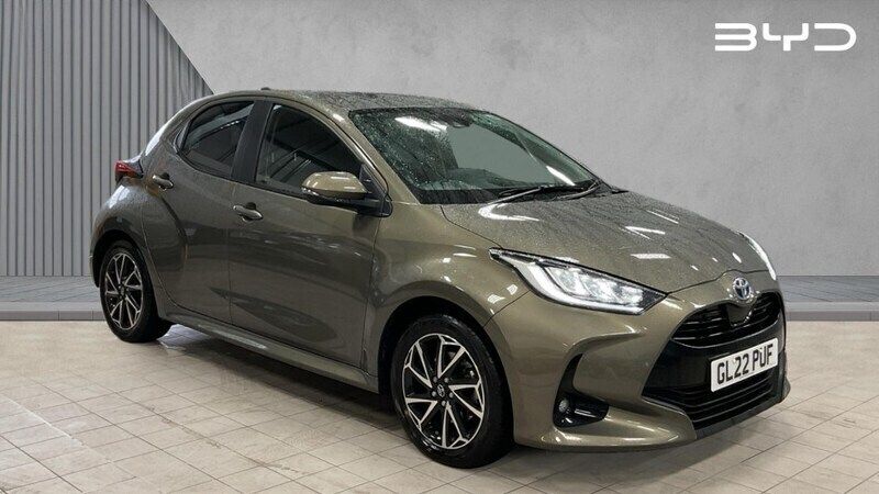 Bronze Used 2022 Toyota Yaris Hybrid Design Hatchback | £15,448 (Fair price) - Image 1/4