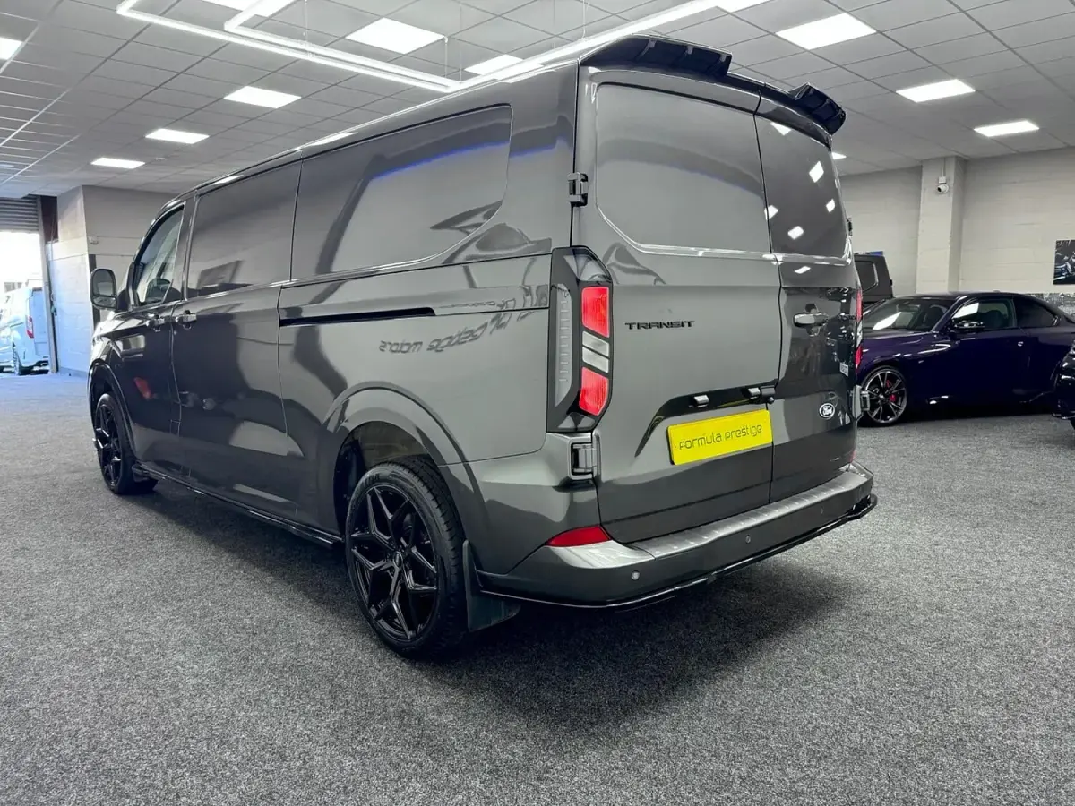 Used Ford Transit Custom Limited 136 HP (100 kW) 2024 Grey Van