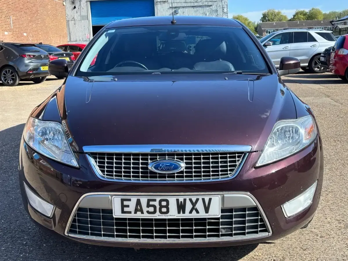 Usado Ford Mondeo Titanium 140 HP (102 kW) 2008 Vermelho Carrinha