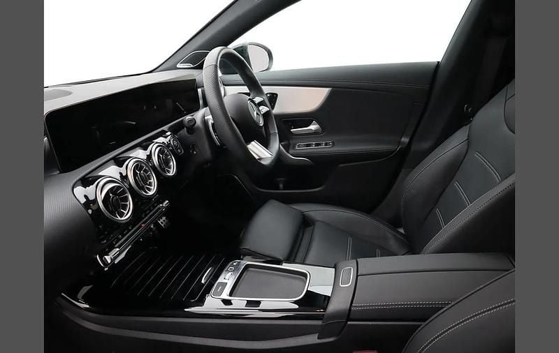 Used Mercedes CLA220 Shooting Brake AMG Line Premium Plus 187 HP (137 kW) 2025 Black Estate