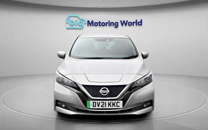 Usado Nissan Leaf N-Connecta 110 kW (150 HP) 2021 Prateado Citadino