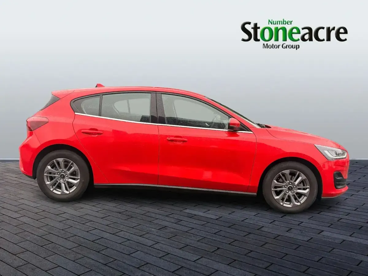 Used Ford Focus Titanium 125 HP (91 kW) 2023 Red Hatchback