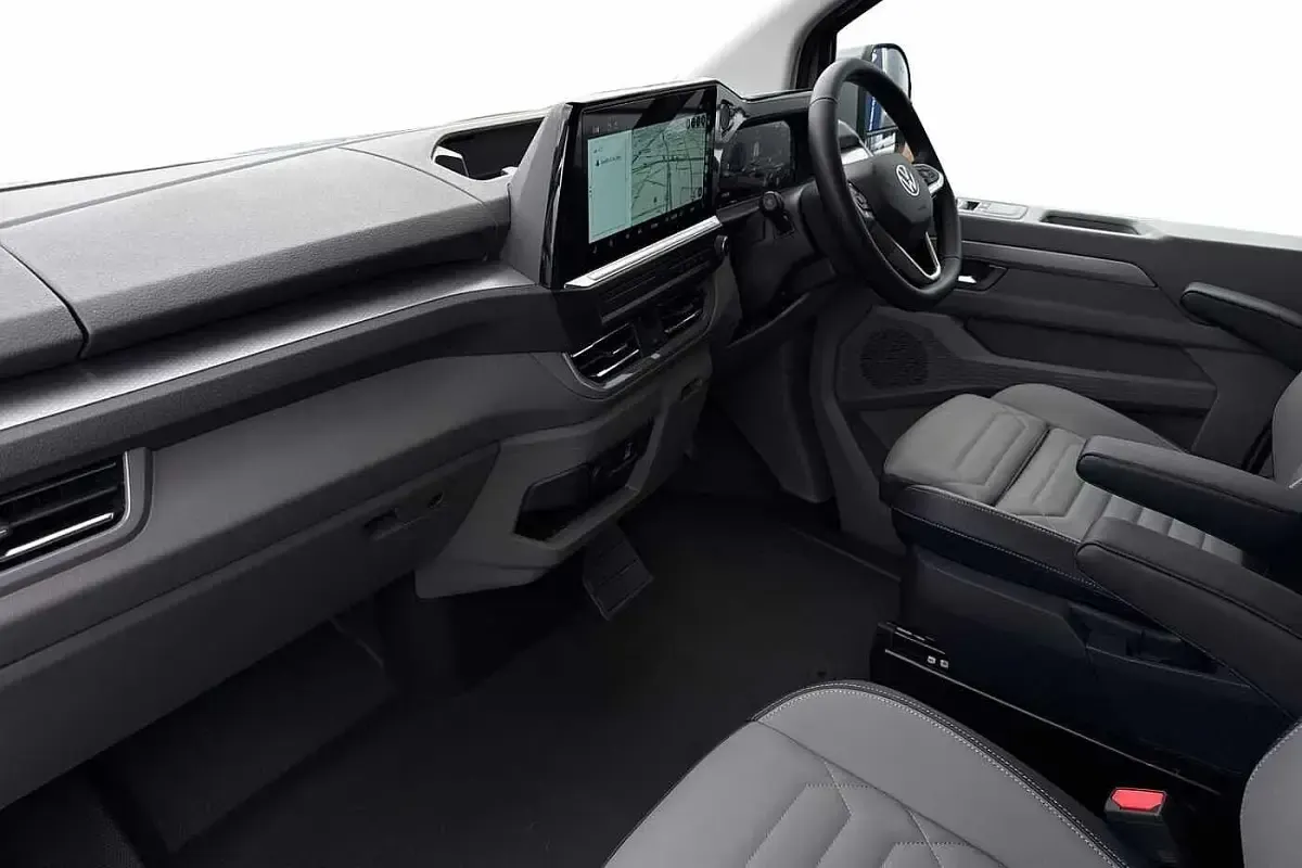 Begagnad VW Transporter Pro 148 HK (108 kW) 2025 Grå Van