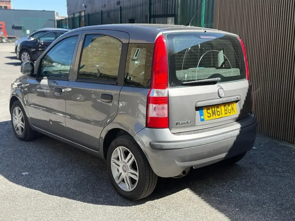 Käytetty Fiat Panda 69 HP (50 kW) 2011 Harmaa Viistoperä