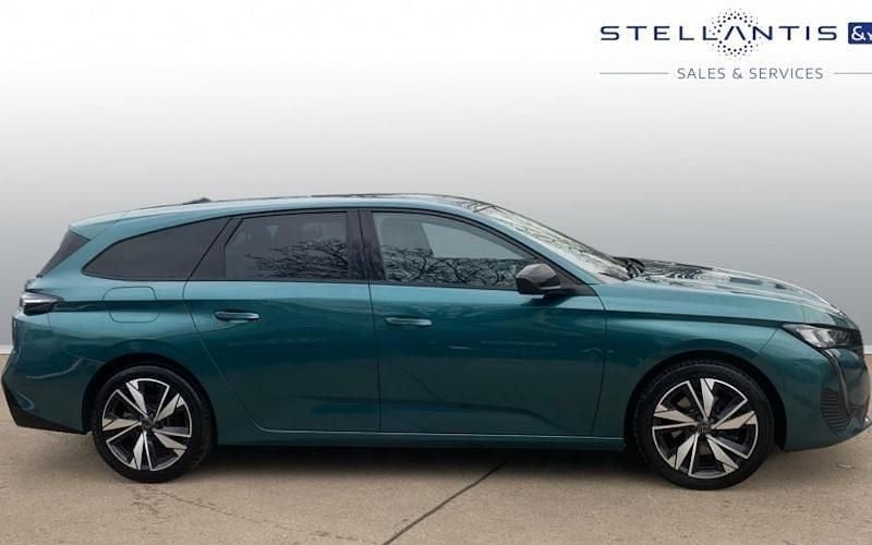Used Peugeot 308 SW Allure 131 HP (96 kW) 2024 Estate