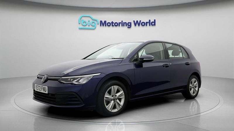 Used VW Golf VIII Life 148 HP (108 kW) 2022 Blue Hatchback