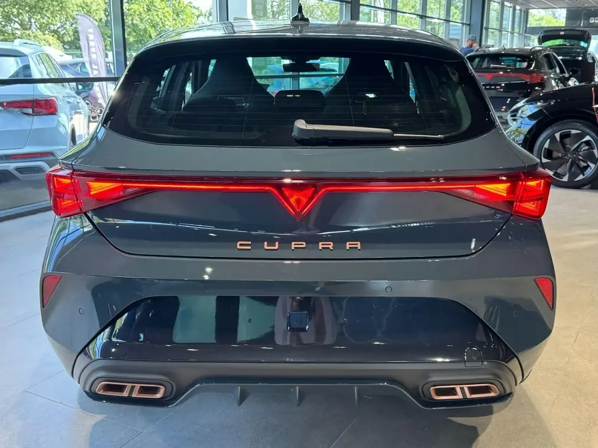 New Cupra Leon 204 HP (150 kW) 2026 Blue Hatchback