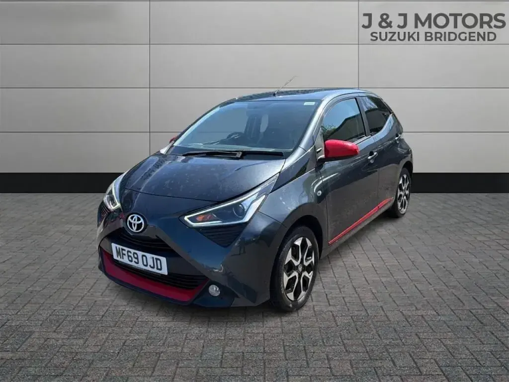 Used Toyota Aygo Trend 72 HP (52 kW) 2019 Grey Hatchback
