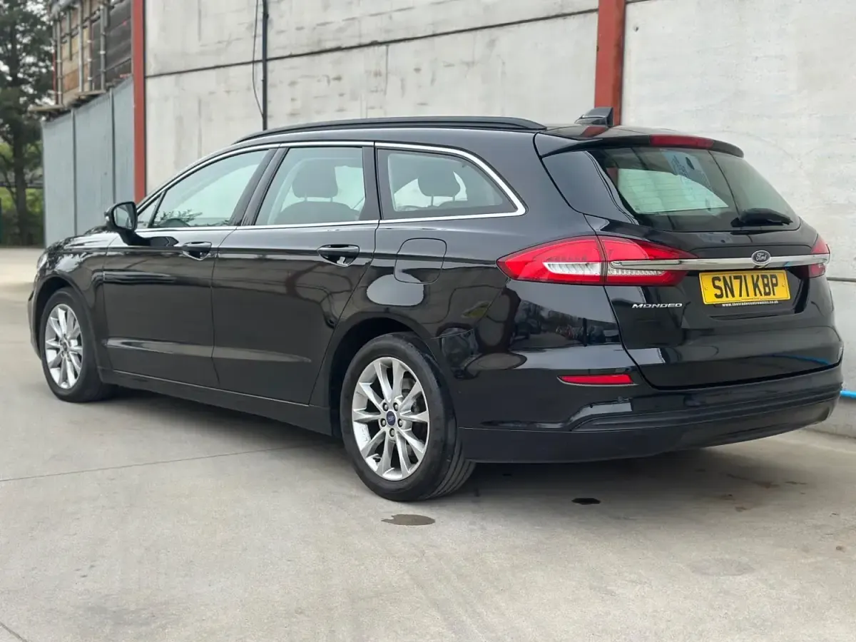 Second-hand Ford Mondeo Zetec 2021 Negru Break