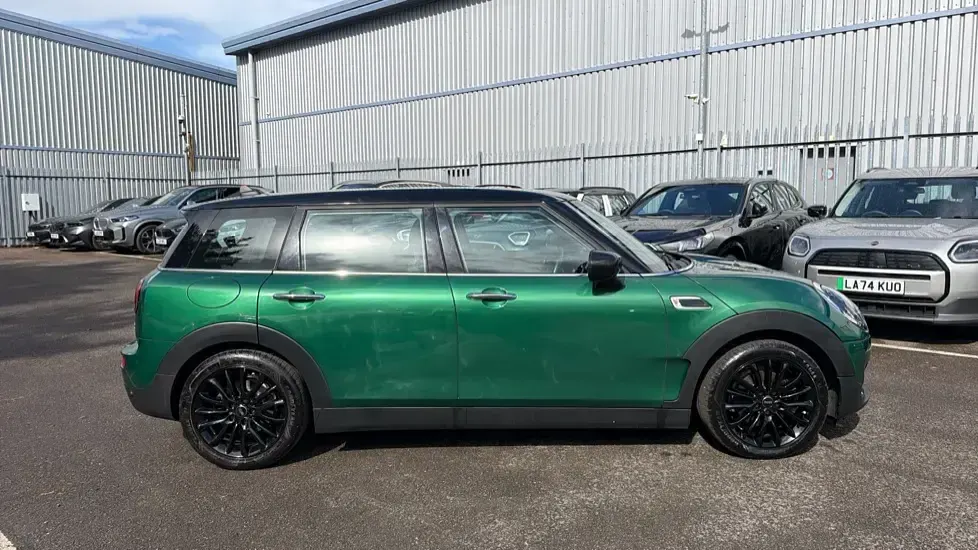 Used Mini Cooper Clubman Classic 134 HP (98 kW) 2022 Green Estate