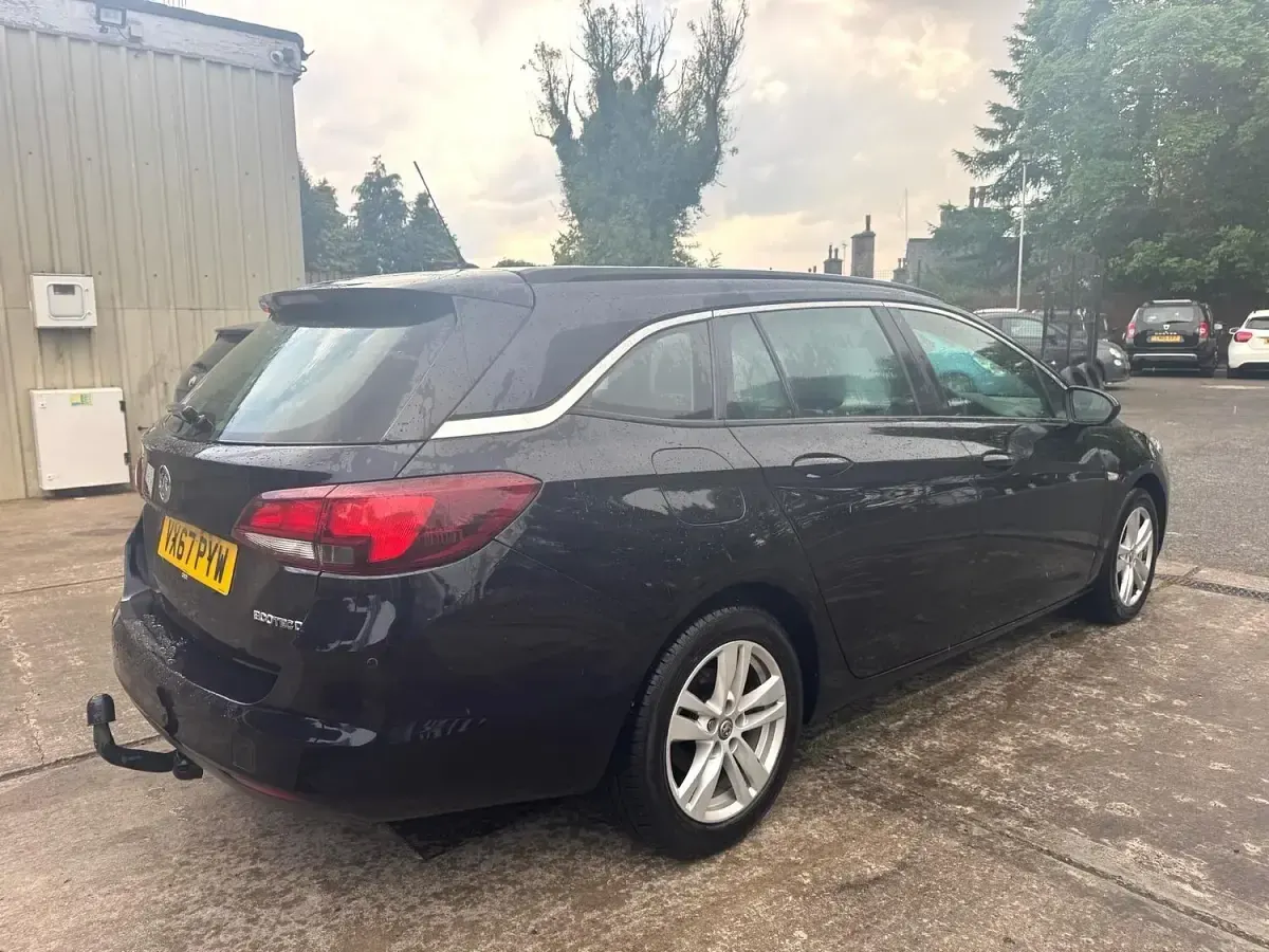 Gebraucht Vauxhall Astra Design Edition 110 PS (80 kW) 2017 Blau Kombi