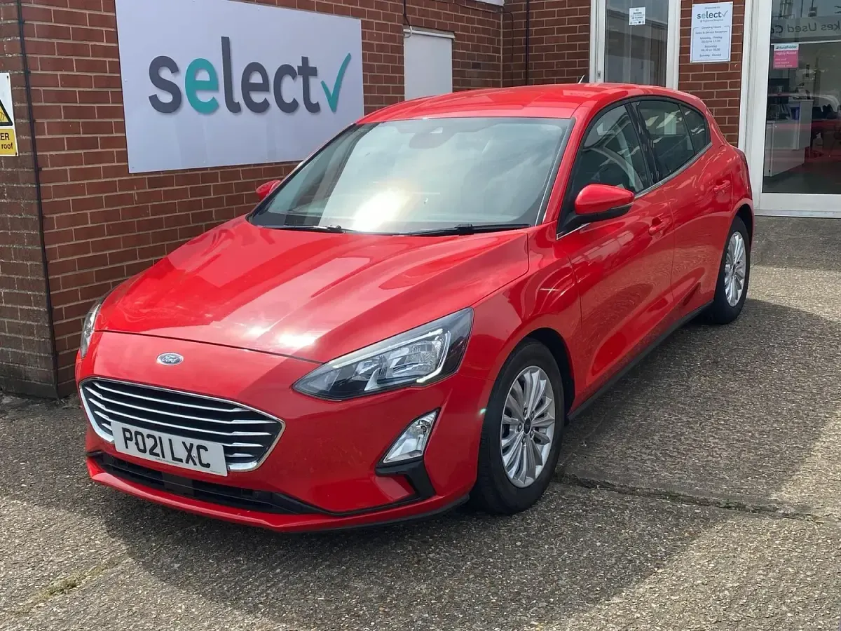 Used Ford Focus Titanium 85 HP (62 kW) 2021 Red Hatchback