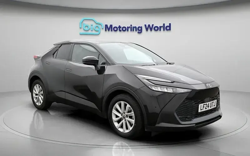 Używany Toyota C-HR 140 KM (102 kW) 2026 SUV