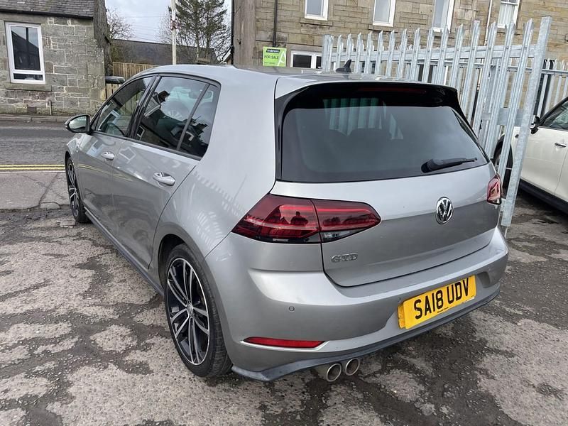 Używany VW Golf VII GTD 184 KM (135 kW) 2018 Srebrny Hatchback