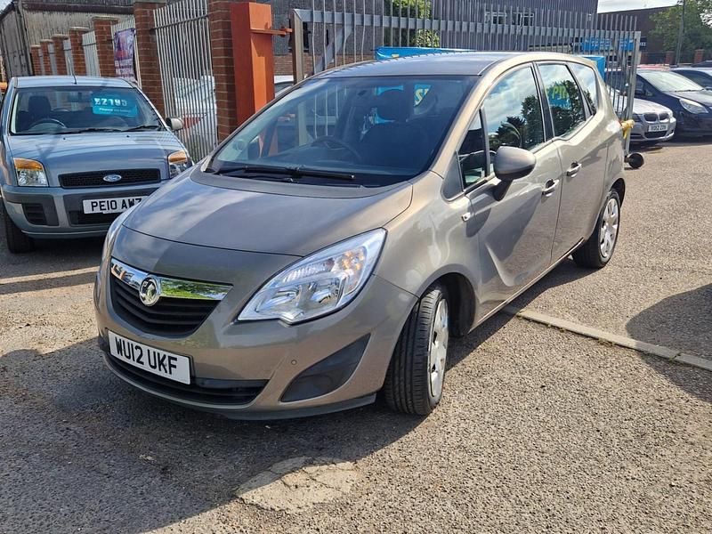 Używany Vauxhall Meriva 2012 Brązowy Minivan