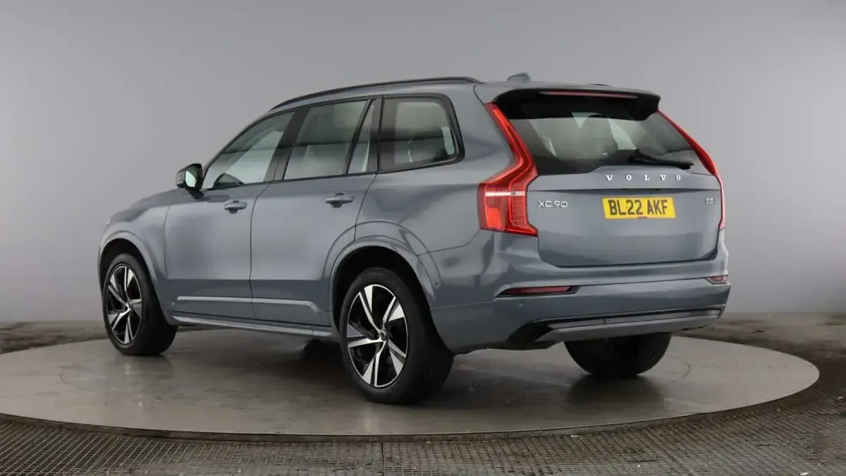 Used Volvo XC90 Plus 235 HP (172 kW) 2022 Grey SUV