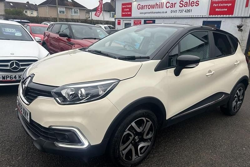 Usado Renault Captur Iconic 90 HP (66 kW) 2019 Bege SUV