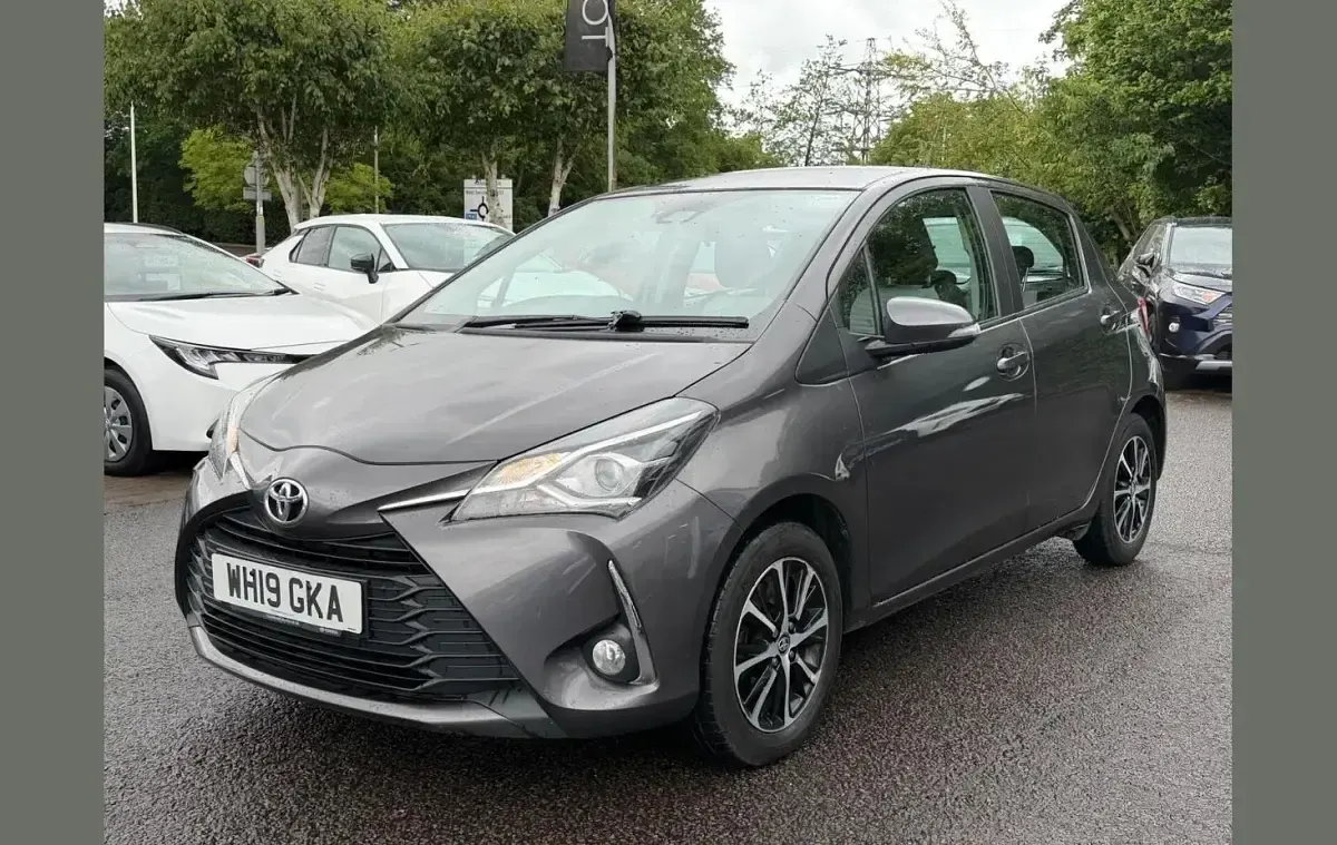 Used Toyota Yaris 109 HP (80 kW) 2019 Grey Hatchback