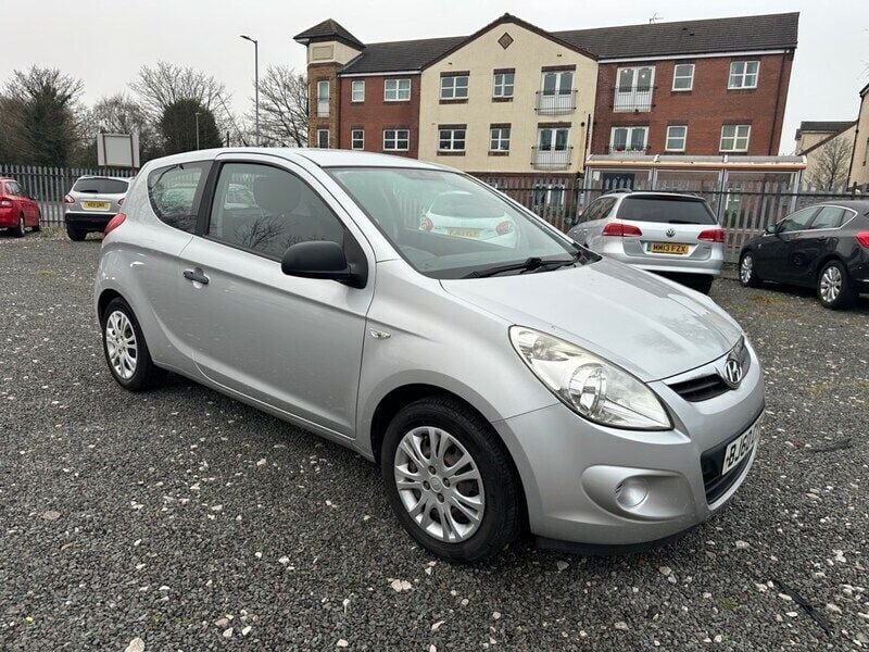 Silver Used 2010 Hyundai i20 Classic Hatchback | £2,695 (Good price) - Image 1/4