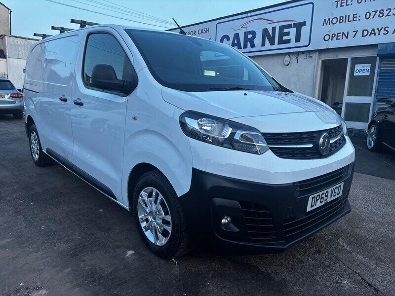 White Used 2019 Vauxhall Vivaro S Van | £6,995 (Fair price) - Image 1/4