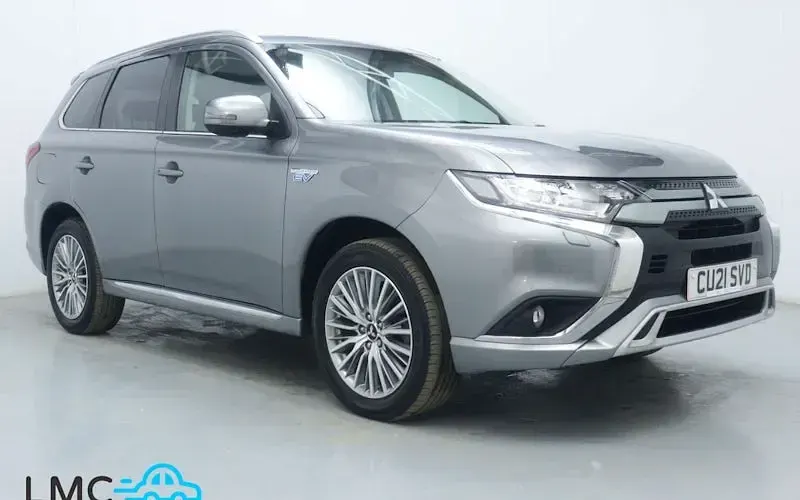 Usado Mitsubishi Outlander P-HEV 224 HP (164 kW) 2020 SUV