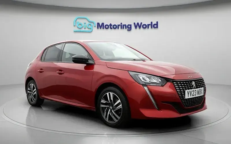 Used Peugeot 208 Allure+ 102 HP (75 kW) 2023 Red Hatchback
