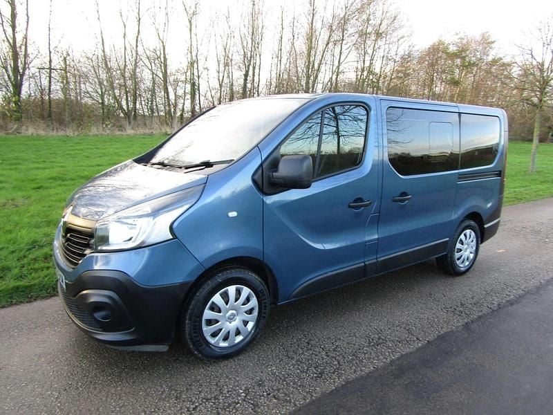 Used Renault Trafic 2019 Blue MPV