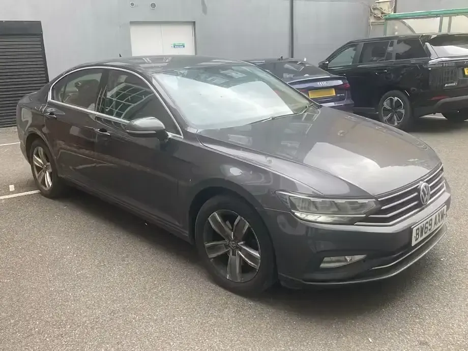 Used VW Passat SE 150 HP (110 kW) 2020 Grey Sedan