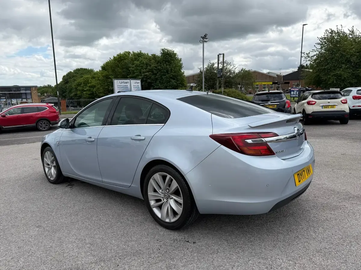 Used Vauxhall Insignia SRi 136 HP (100 kW) 2017 Silver Hatchback