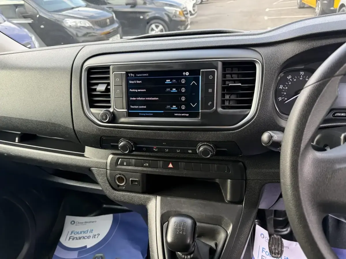 Używany Peugeot Expert Premium 2023 Czarny Van