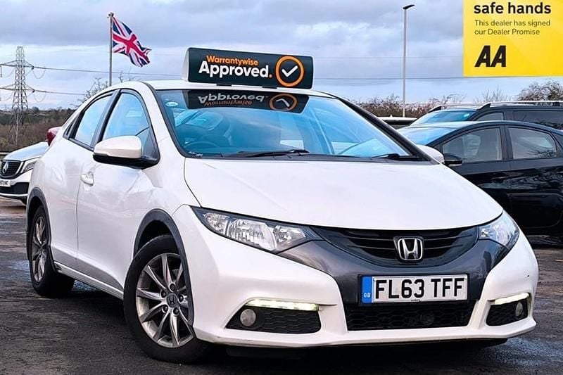 Used Honda Civic ES 142 HP (104 kW) 2013 White Hatchback