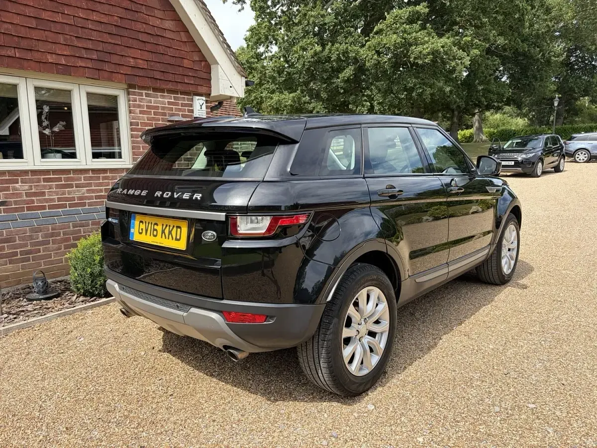 Used Land Rover Range Rover evoque SE 2016 Black Estate