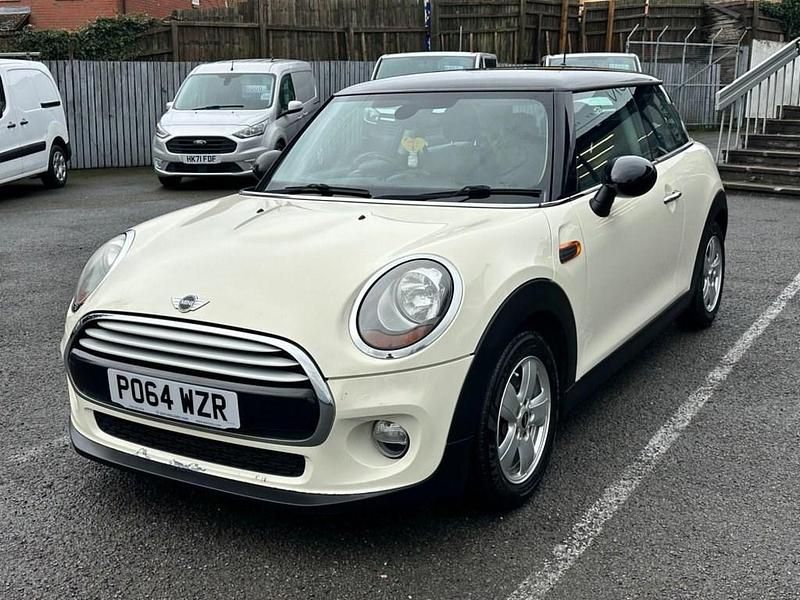 Used Mini Cooper Hatch 136 HP (100 kW) 2014 White Hatchback