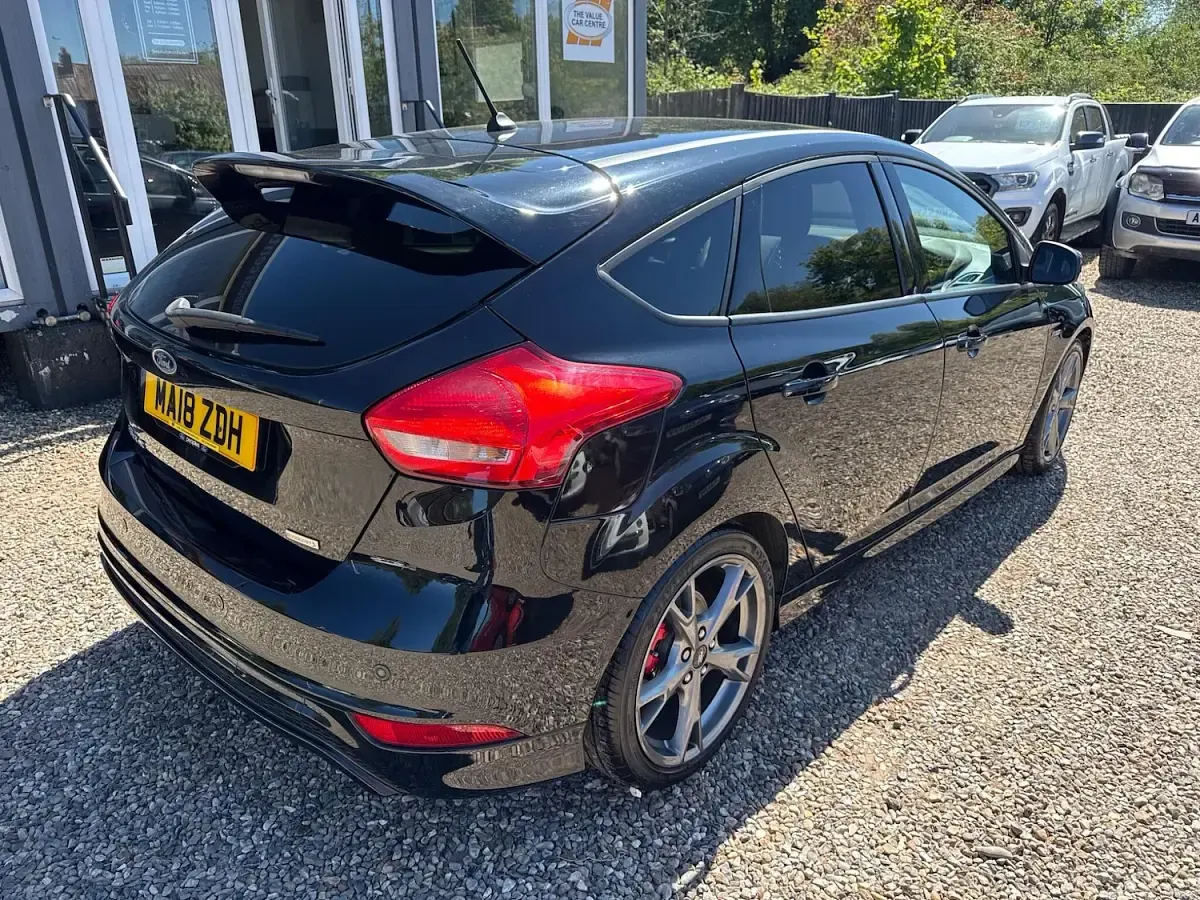 Used Ford Focus ST-Line X 140 HP (102 kW) 2018 Black Hatchback
