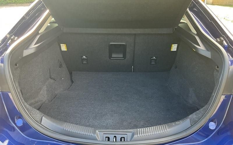 Used Ford Mondeo Titanium 160 HP (117 kW) 2016 Blue Hatchback