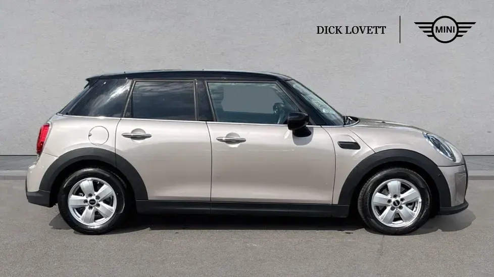 Używany Mini Cooper Classic 134 KM (98 kW) 2023 Szary Hatchback